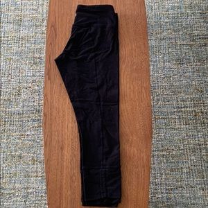 Lulu lemon capri leggings - size 6